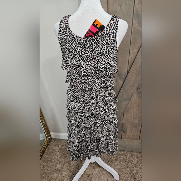ISLE BY MELIS KAZAN Animal Print Ruffle Midi Dress. Size XS NWT - Picture 13 of 15